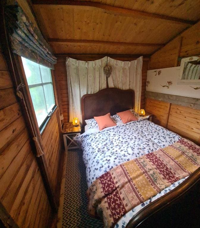 Tent room - Image 1
