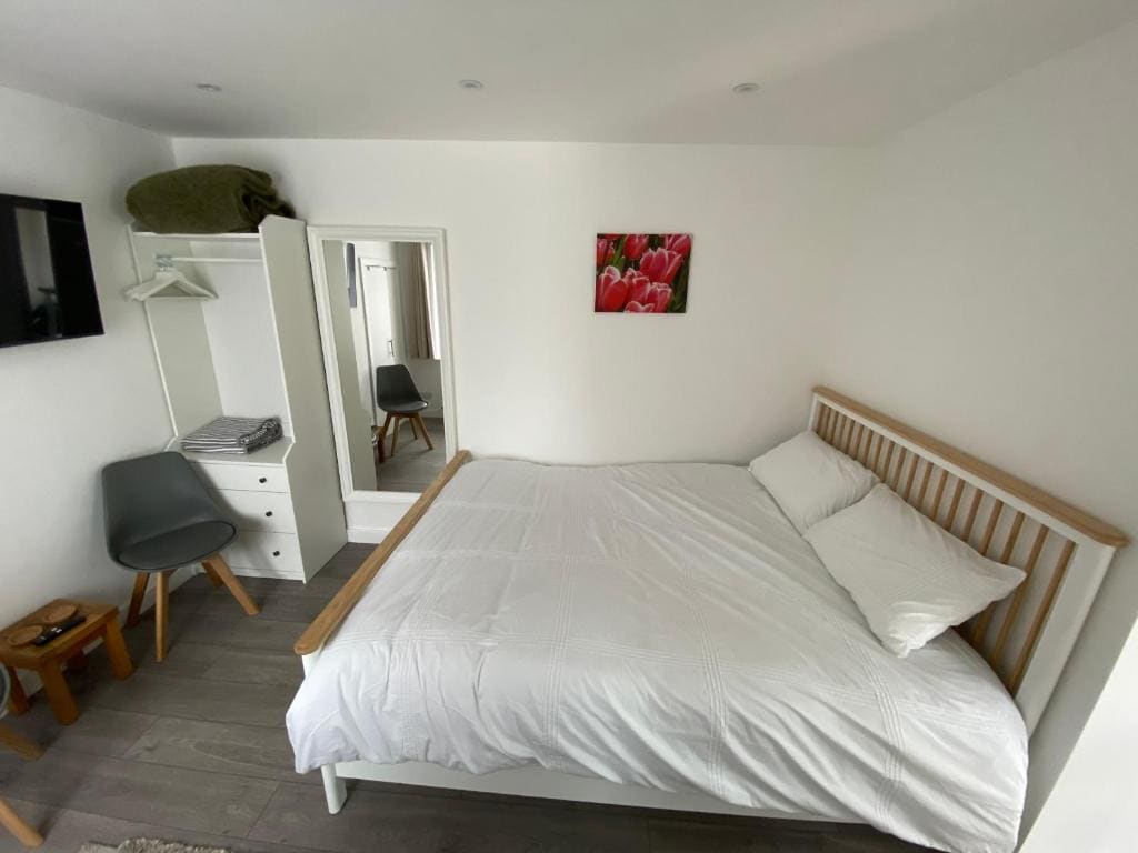 Apartment - Ground Floor room - Image 3