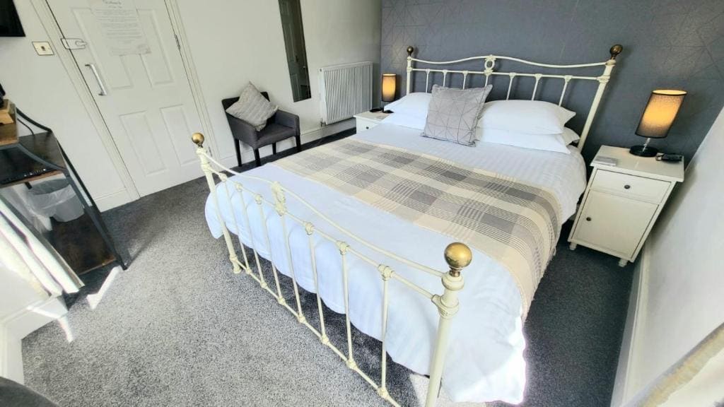 Deluxe King Room room - Image 1
