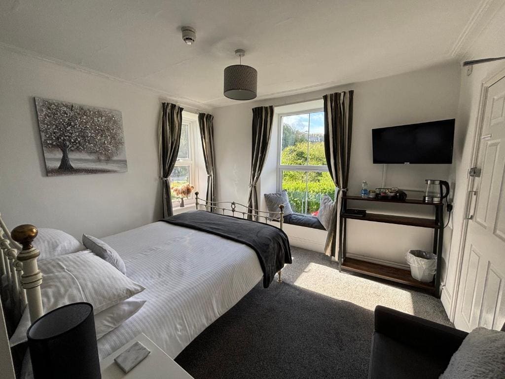 Deluxe King Room room - Image 3