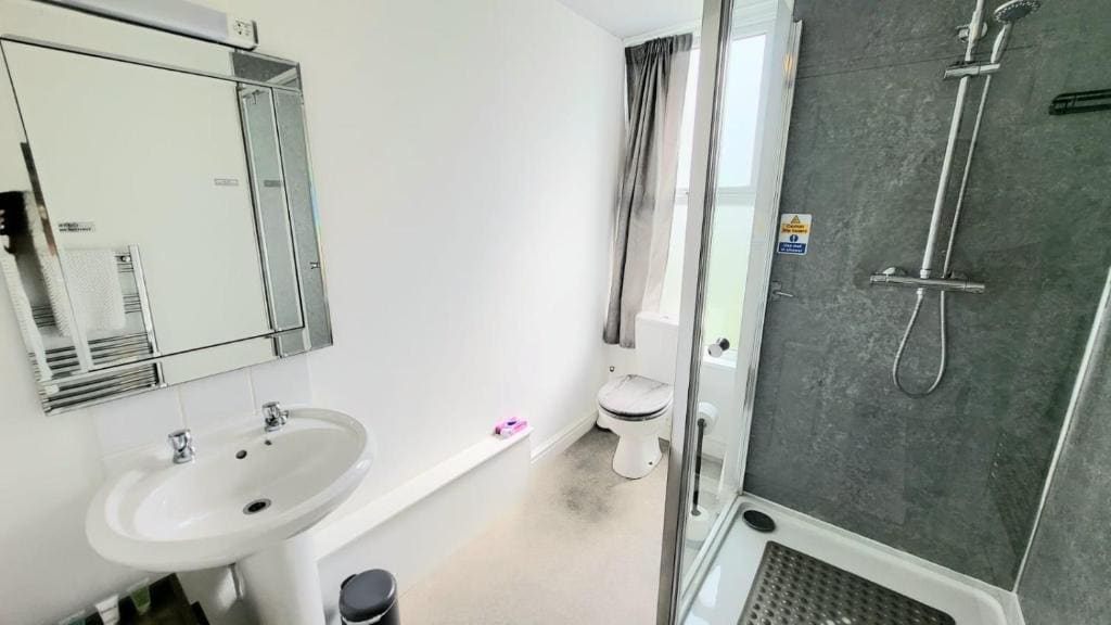 Deluxe King Room room - Image 2