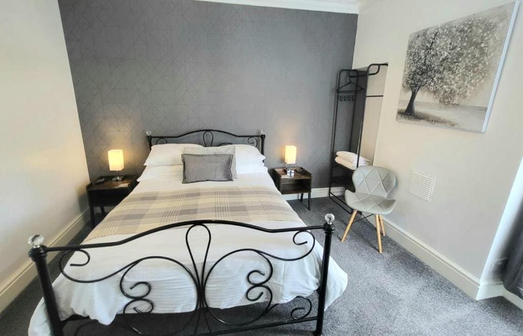 Double Room with Mountain View room - Image 1