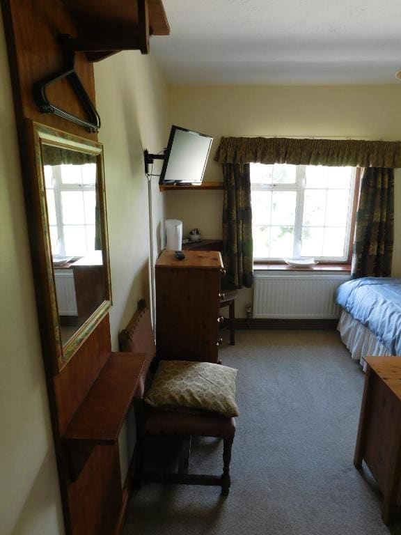 Double or Twin Room with Private Bathroom room - Image 2