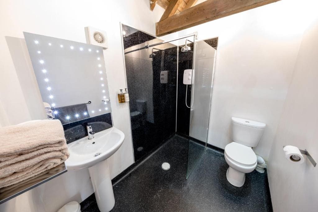 Standard Twin Room room - Image 2