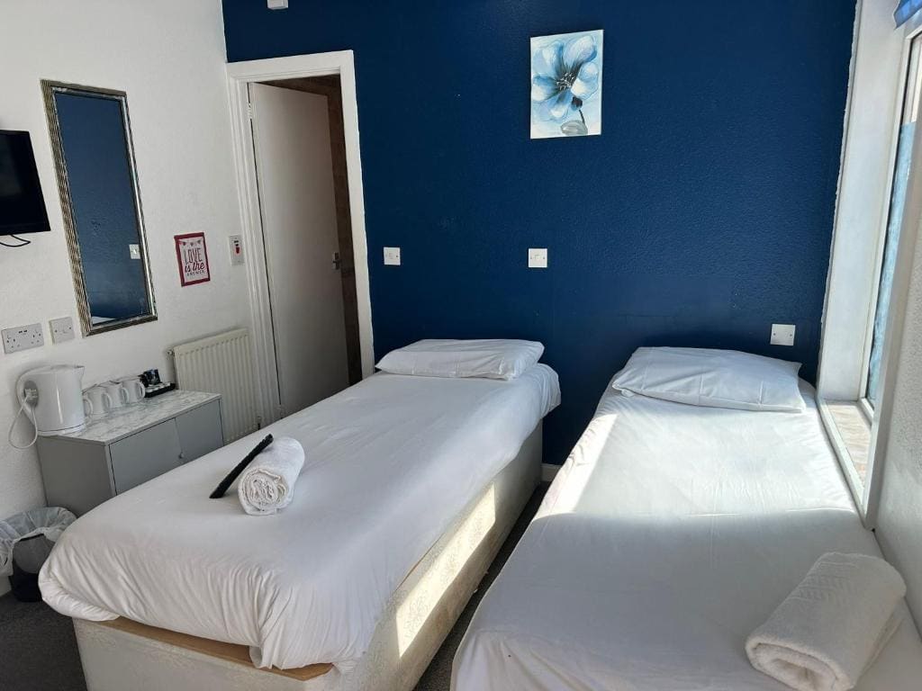 Twin Room room - Image 3
