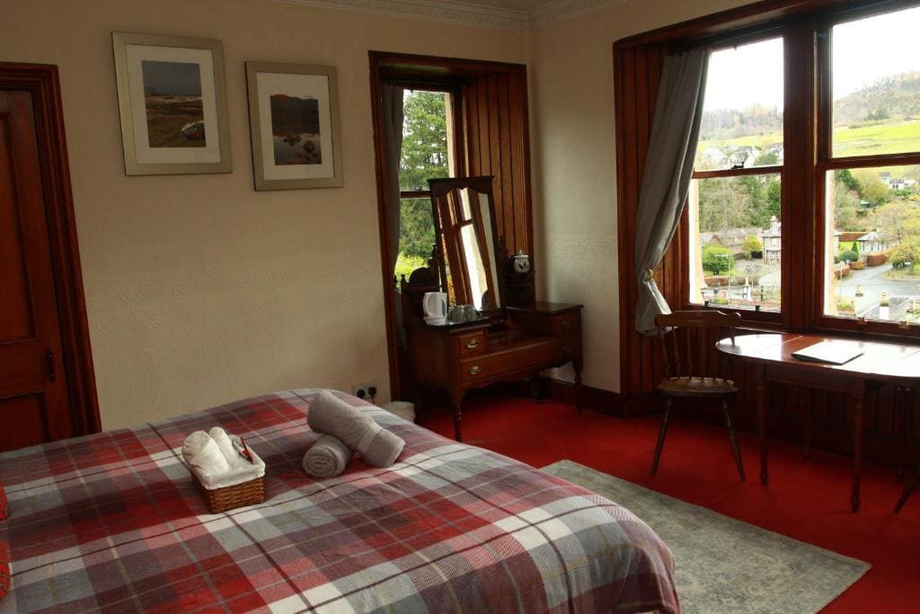 Superior Double or Twin Room room - Image 3