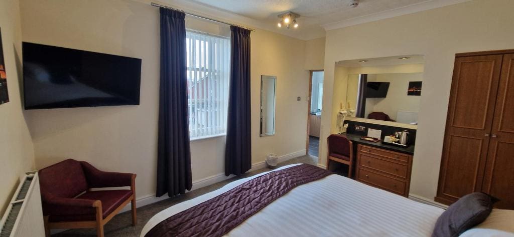 Double or Twin Room room - Image 3