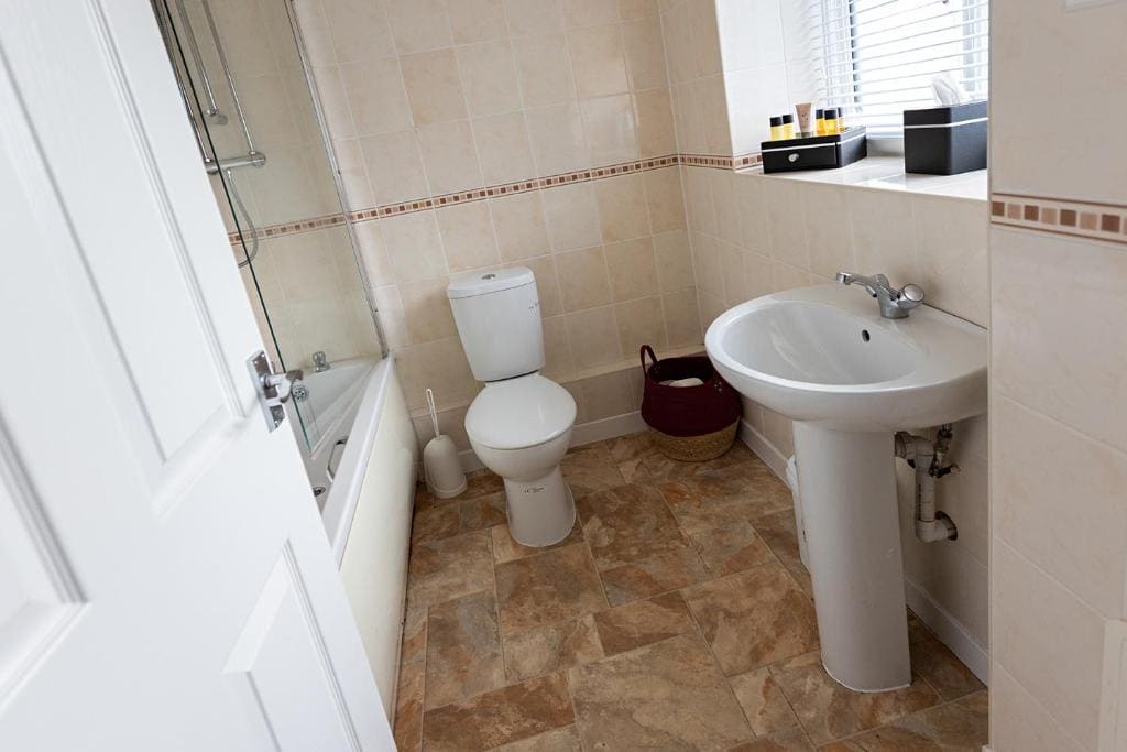 Apartment - Ground Floor room - Image 3