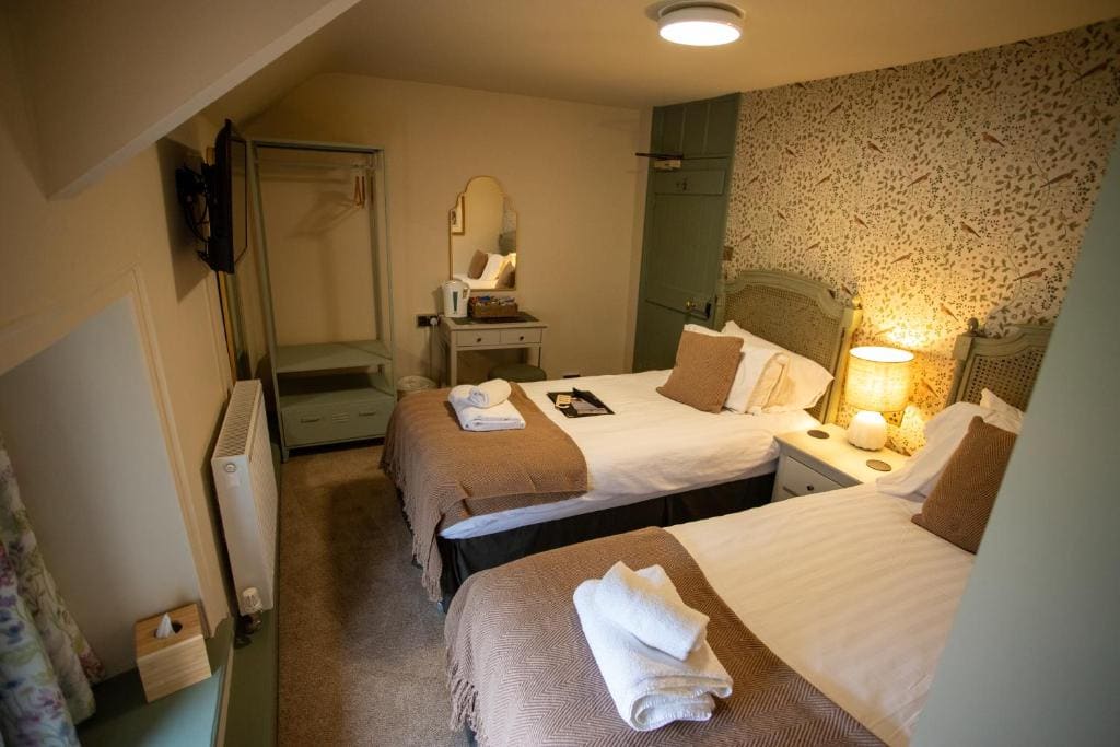 Standard Twin Room room - Image 1