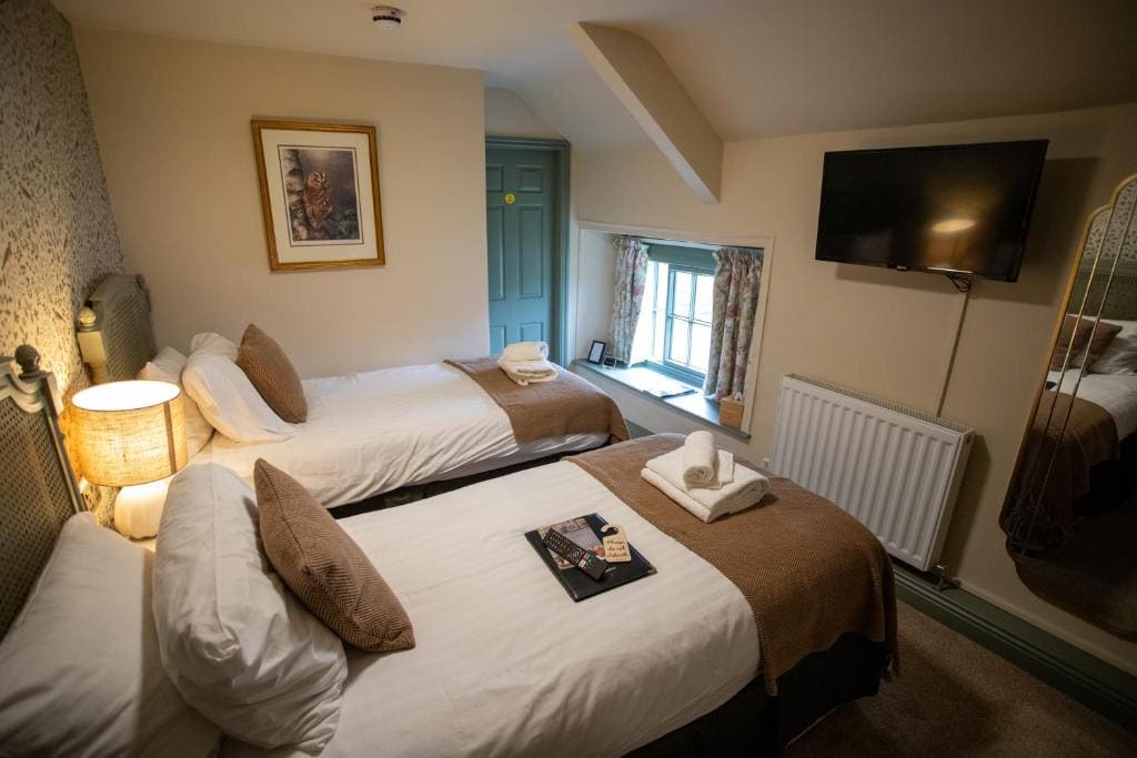 Standard Twin Room room - Image 3