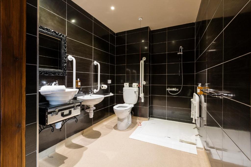 Quadruple Room - Disability Access room - Image 1