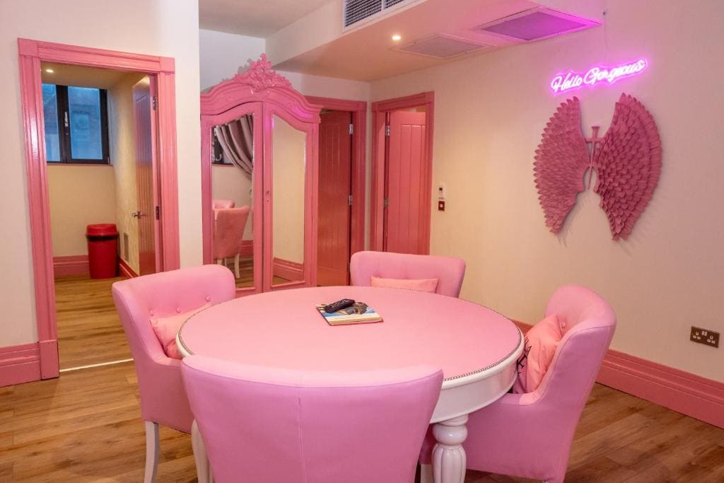 Themed Studio room - Image 3