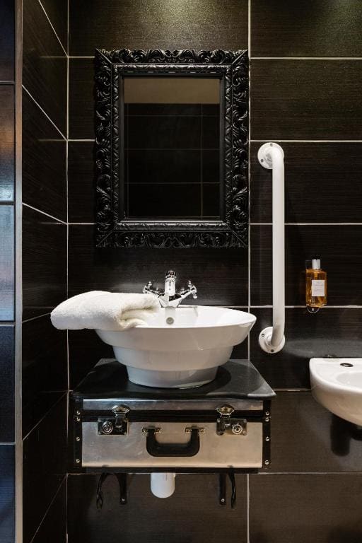 Triple Room - Disability Access room - Image 1