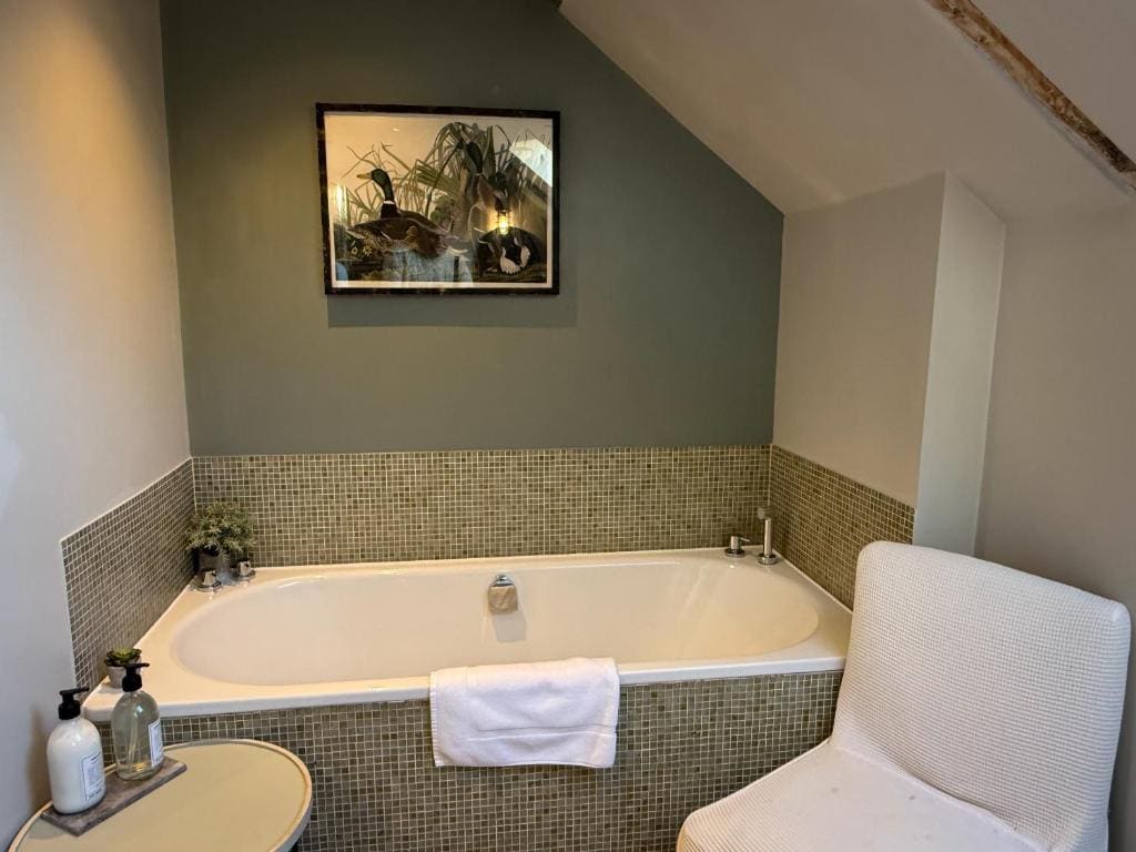 Deluxe Double or Twin Room room - Image 2