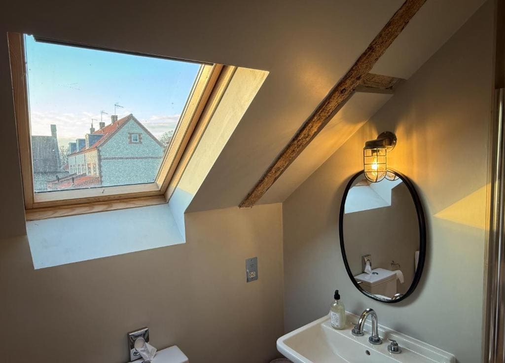 Deluxe Double or Twin Room room - Image 3