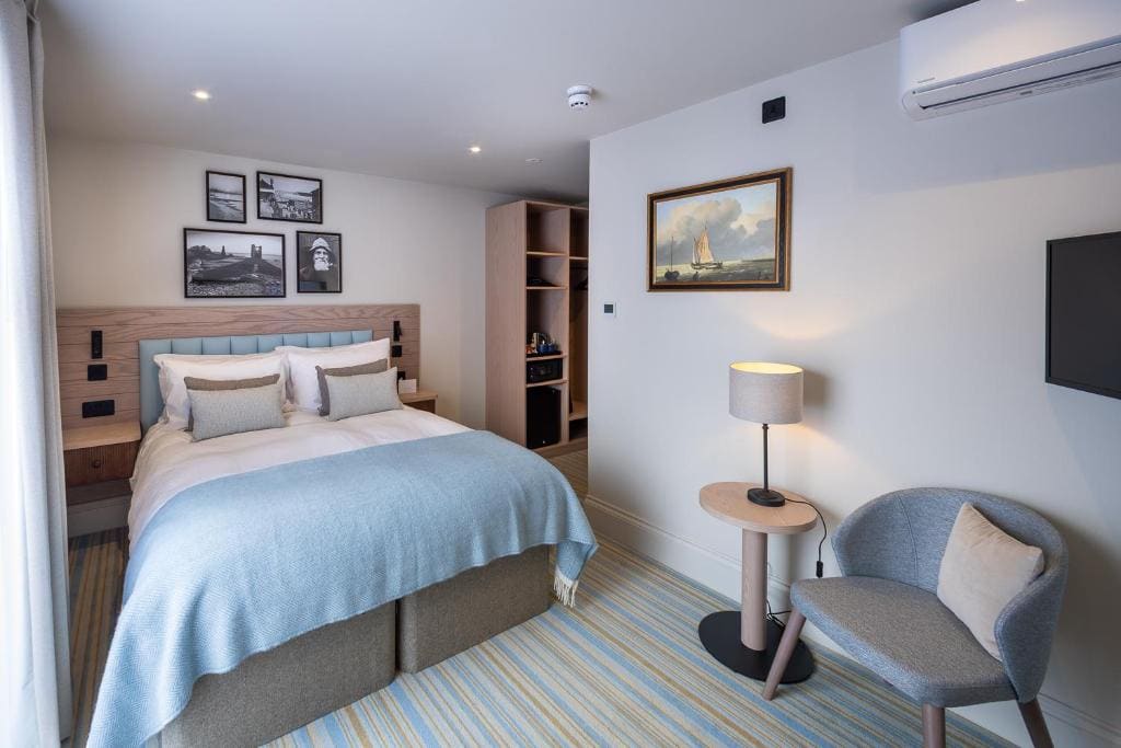 Double Room with Balcony room - Image 2