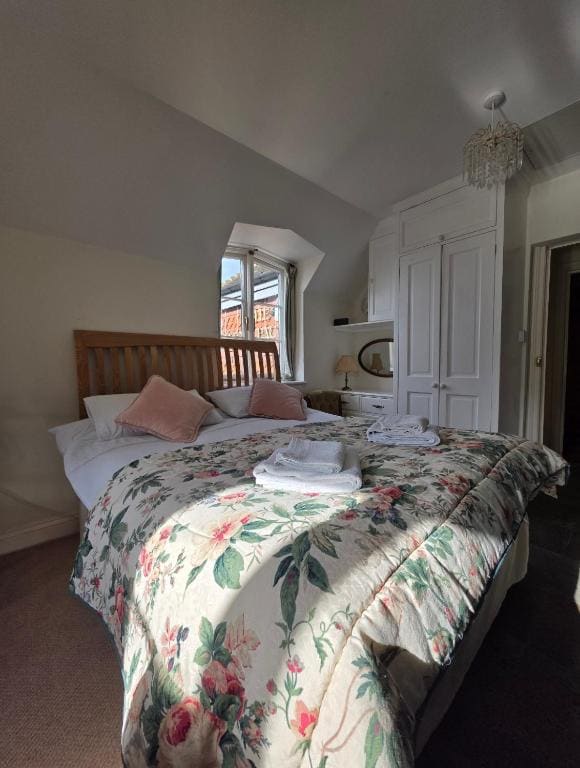 Deluxe Queen Room room - Image 2