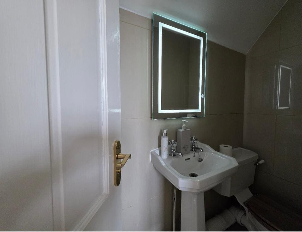 Deluxe Queen Room room - Image 1