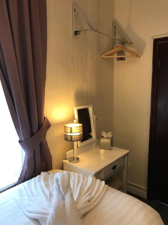 Standard Twin Room room - Image 1