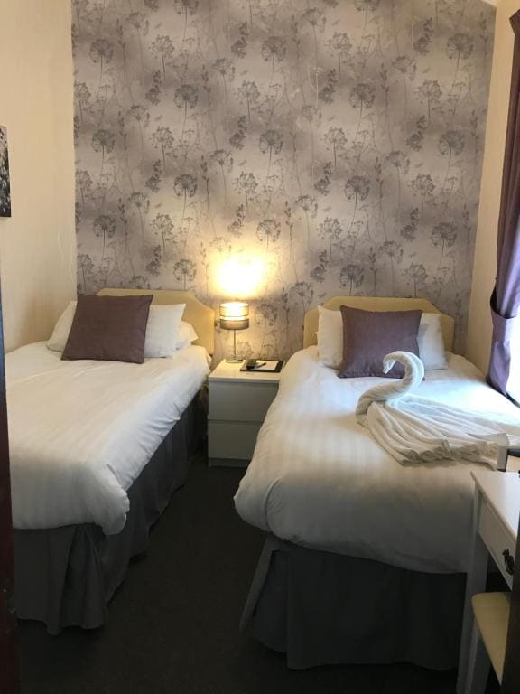 Standard Twin Room room - Image 2