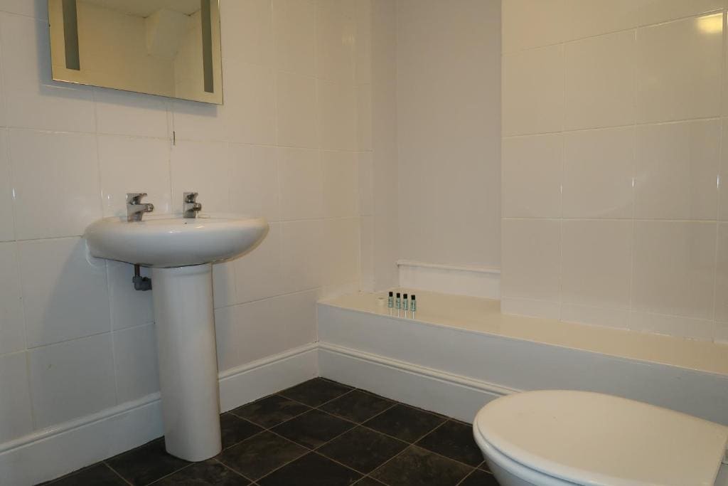 Triple Room with Shower room - Image 2