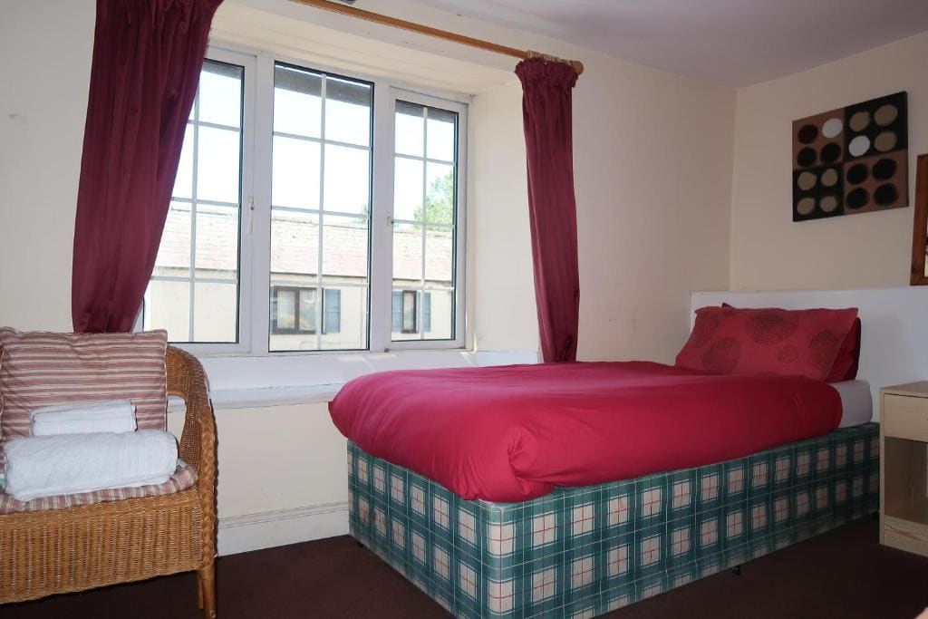 Twin Room with Private Bathroom room - Image 3