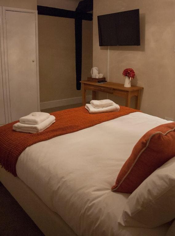 Deluxe Double Room with Shower room - Image 1