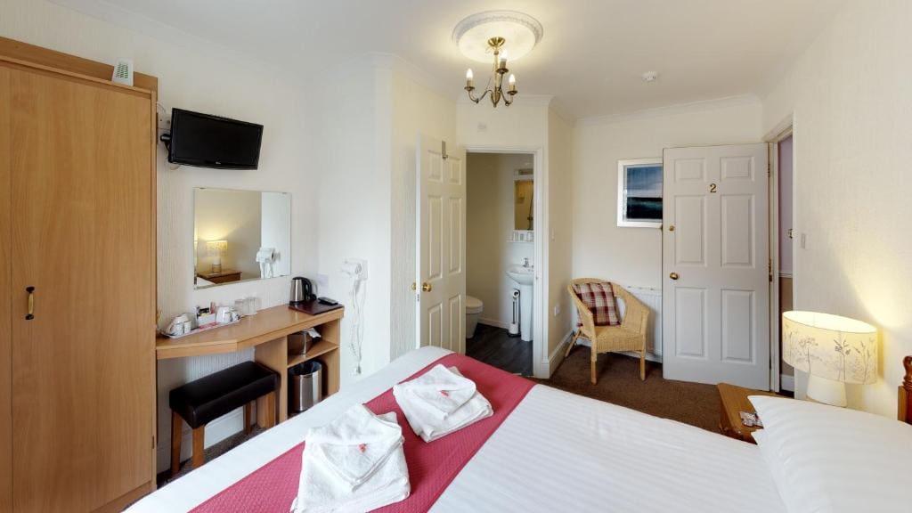 Double Room Ensuite room - Image 3