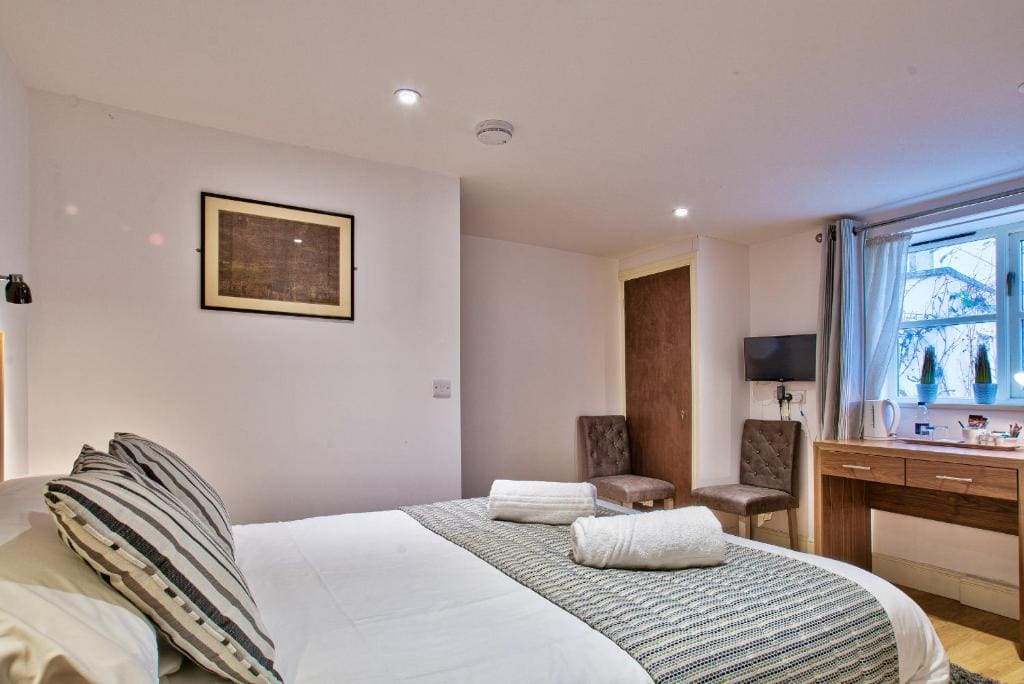 Deluxe Double Room room - Image 2