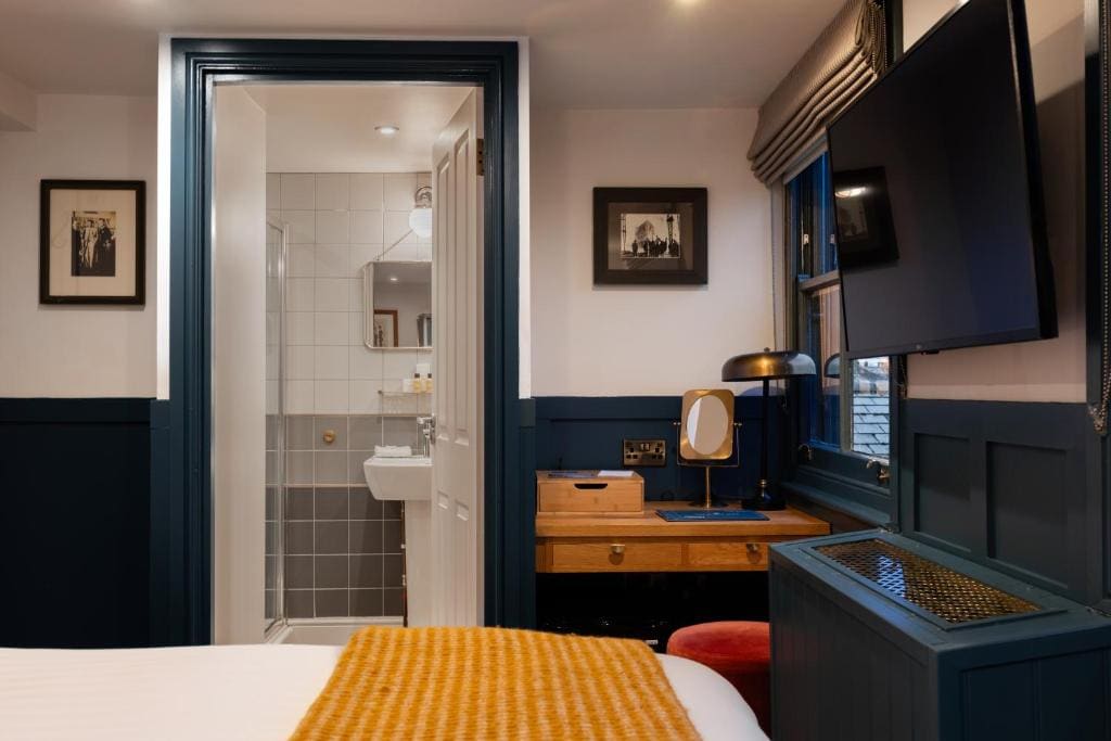 Small Double Room room - Image 1