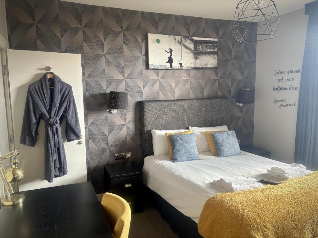 Deluxe King Room room - Image 1