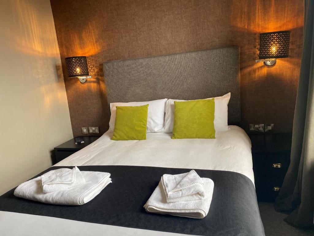 Double Room with Private Bathroom room - Image 1