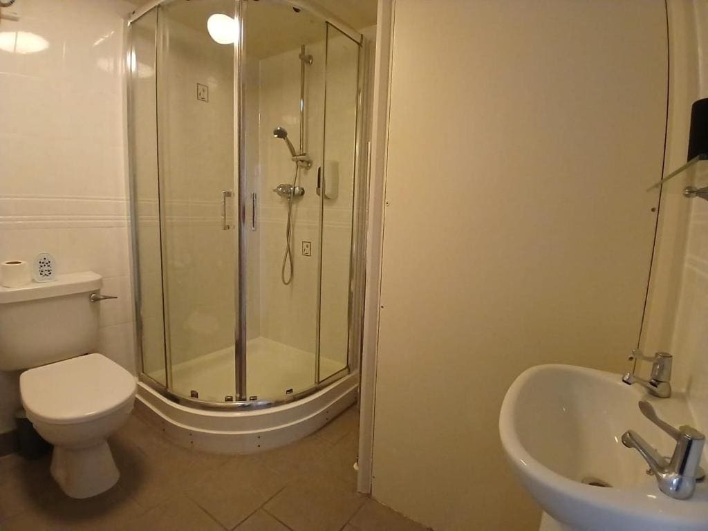Double Room with Private Bathroom room - Image 1