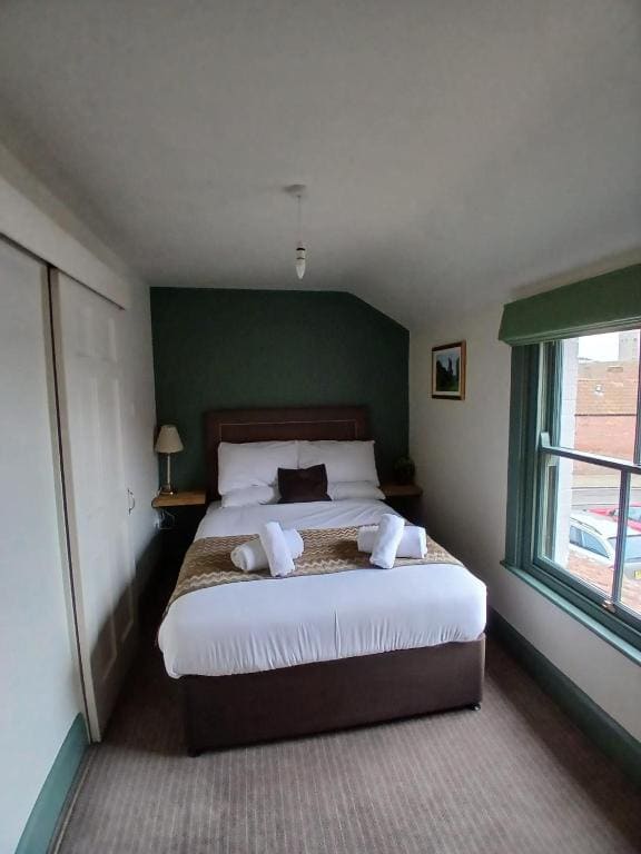 Small Double Room room - Image 3