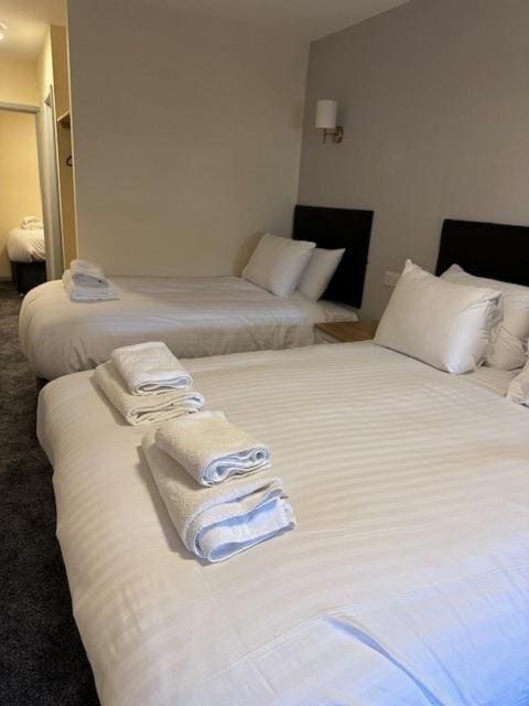 Family Room room - Image 2