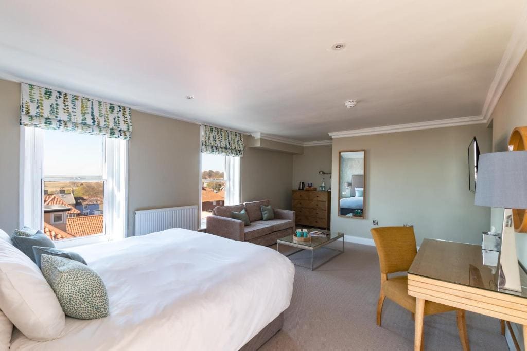 Superior Double or Twin Room with Inland View room - Image 3