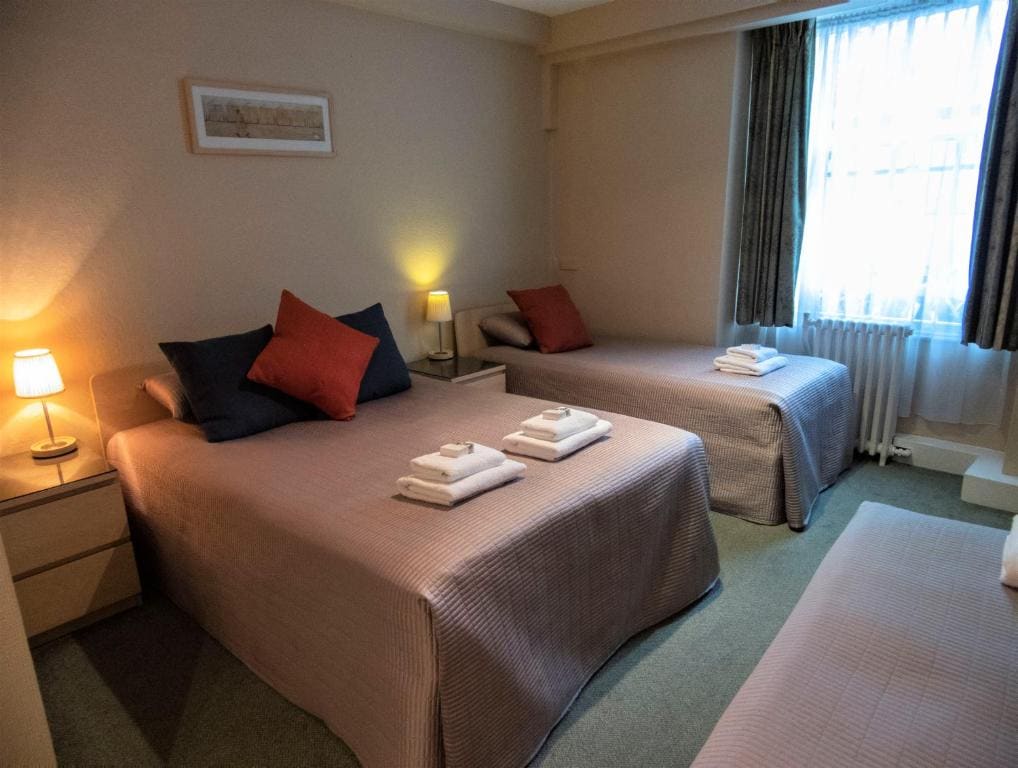 En Suite Quadruple Room room - Image 1