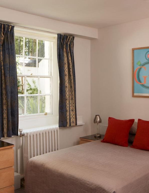 En Suite Quadruple Room room - Image 2
