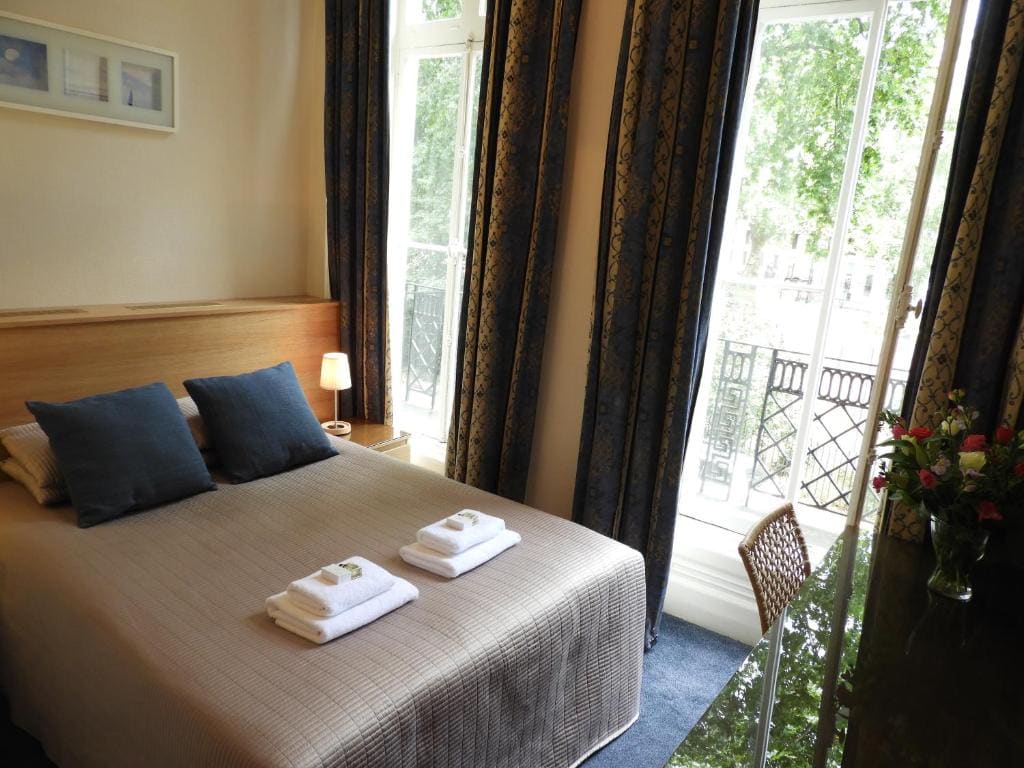 En Suite Double Room room - Image 3