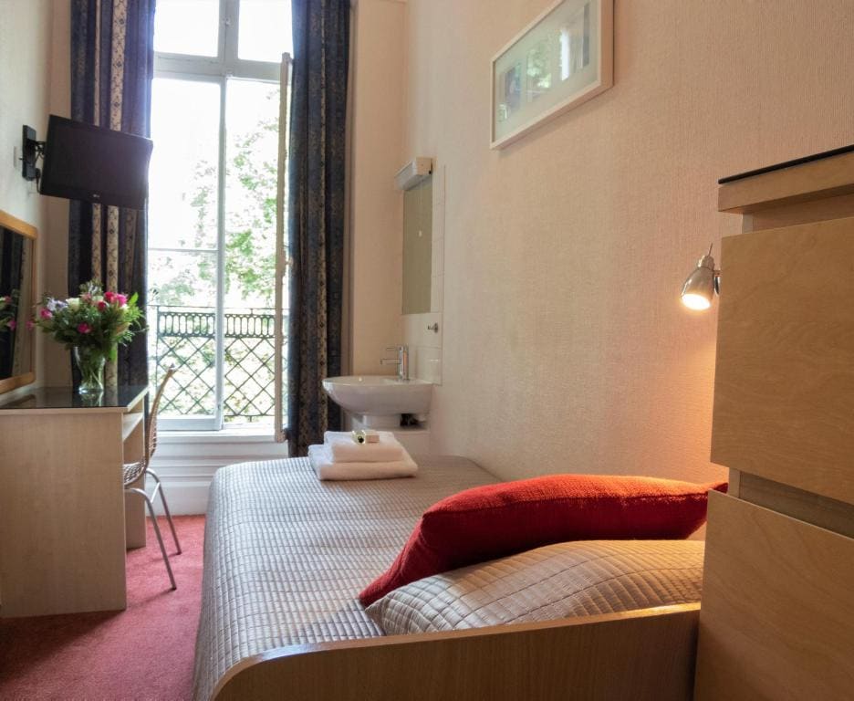 Standard Single Room with External Bathroom Facilities room - Image 1