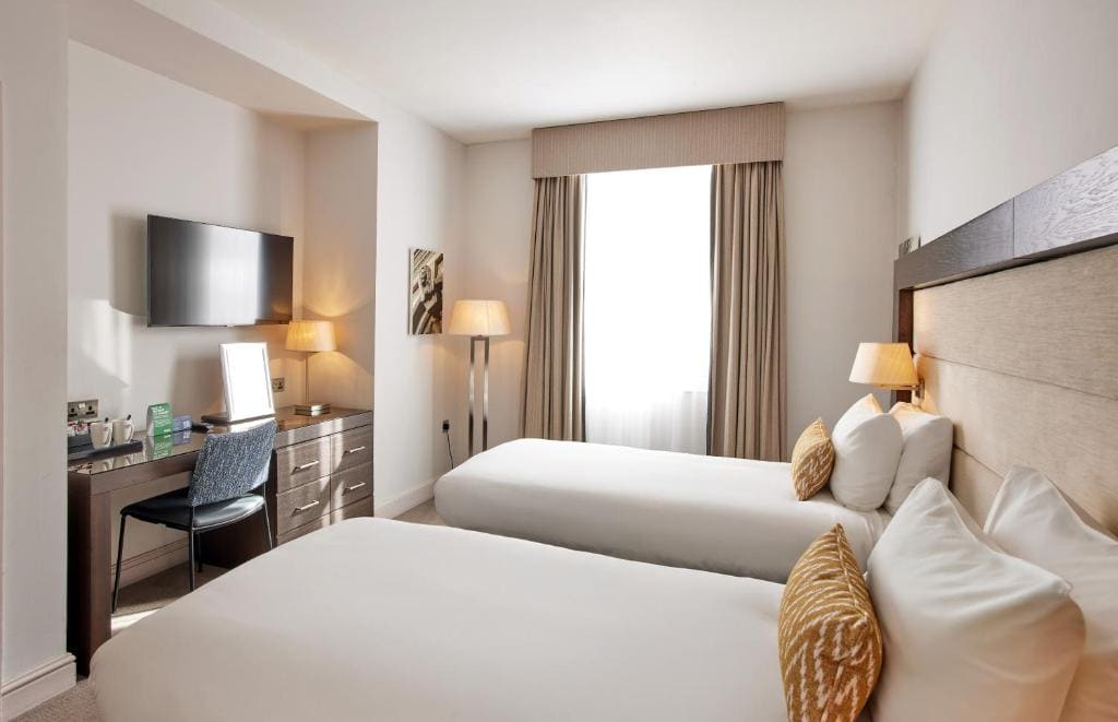 Standard Twin Room room - Image 3