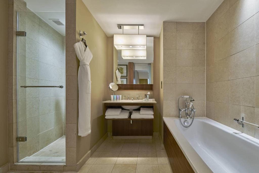 Luxury, Guest room, 1 Queen room - Image 2