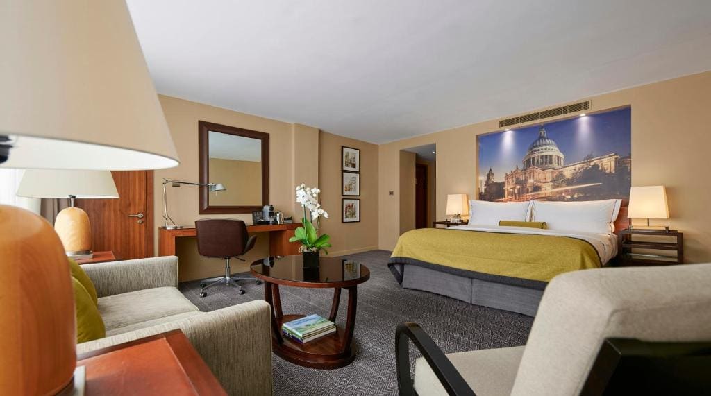 Studio, Queen Room room - Image 1
