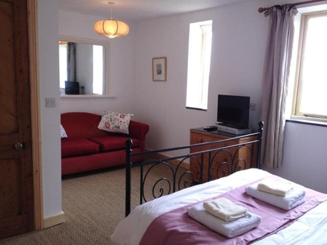 Double Room with Private Bathroom room - Image 3