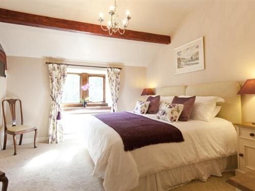 Double Room with Private Bathroom room - Image 2