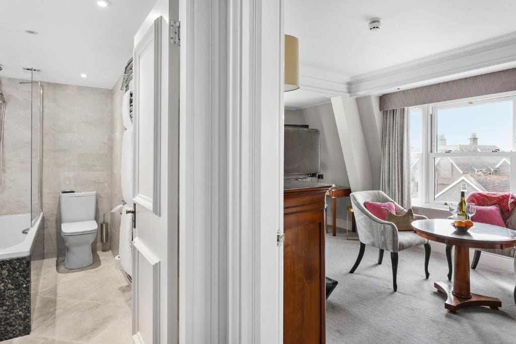 Suite with Sea View room - Image 1