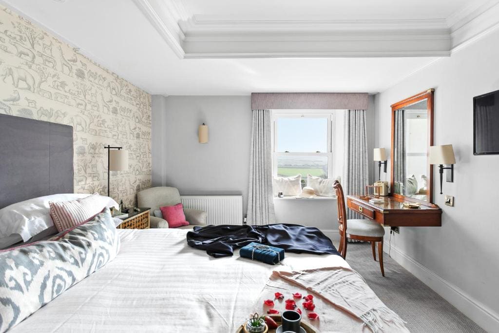 Suite with Sea View room - Image 3