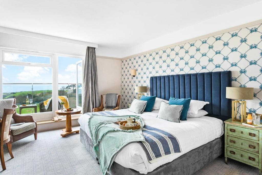 Premier Double Room with Balcony and Sea View room - Image 3