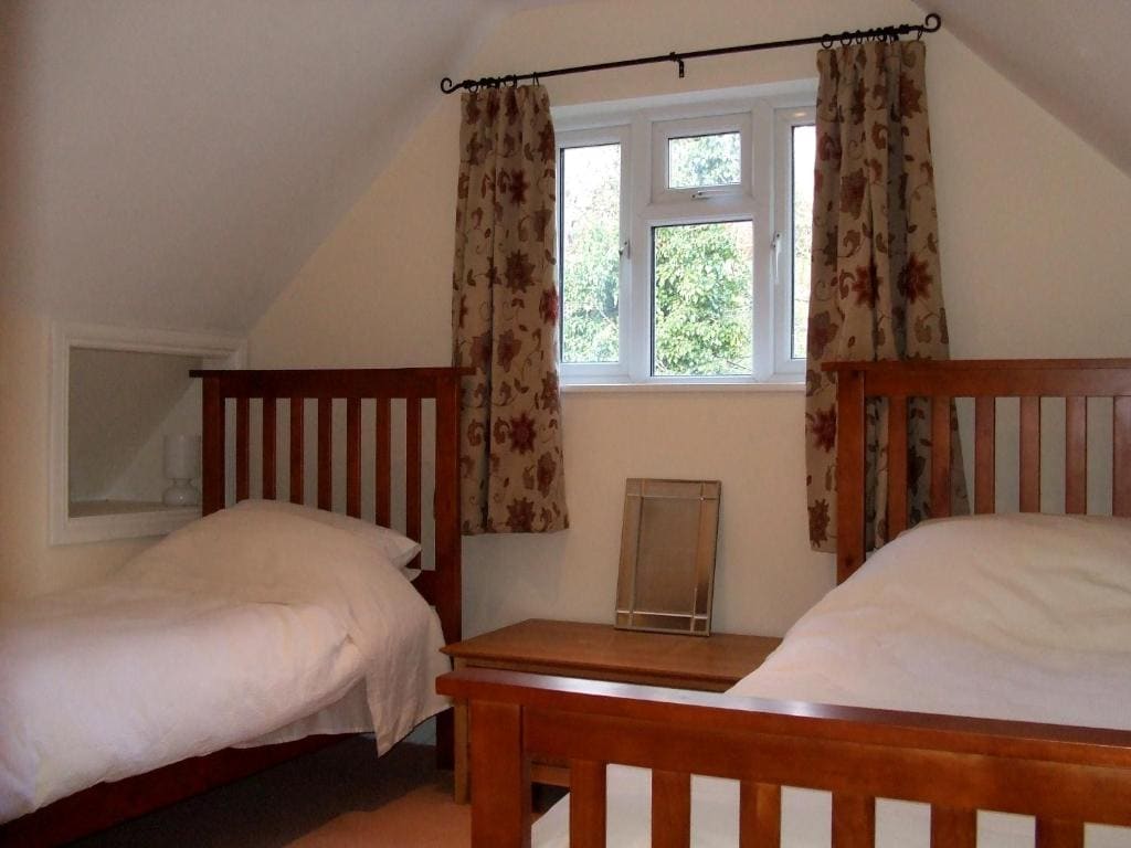 Twin Room with Private Bathroom room - Image 1