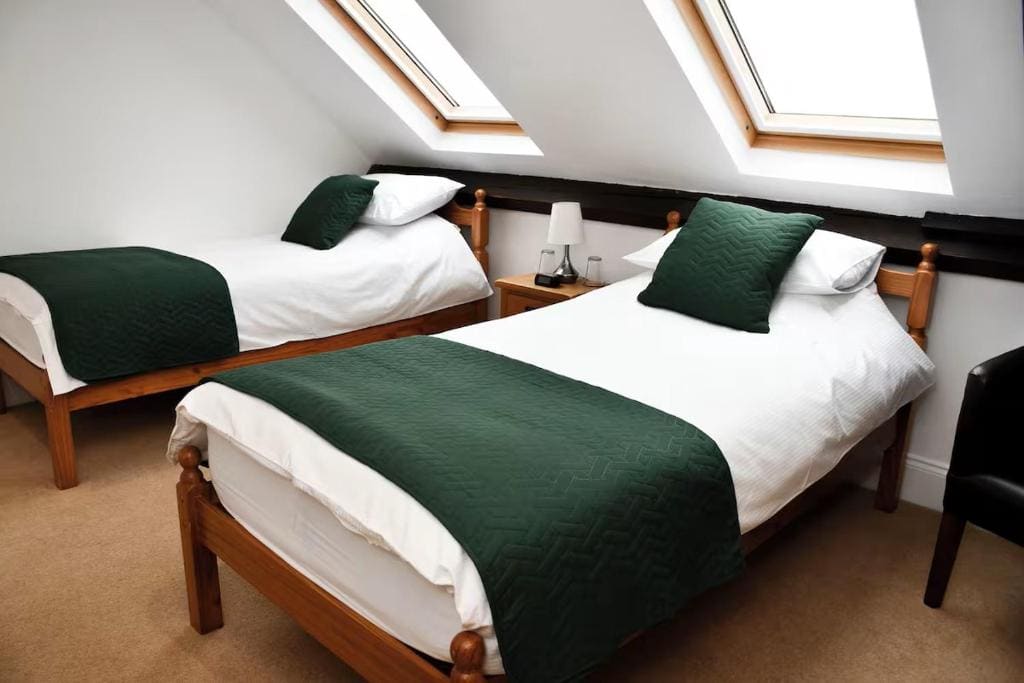 Twin Room with Private Bathroom room - Image 1